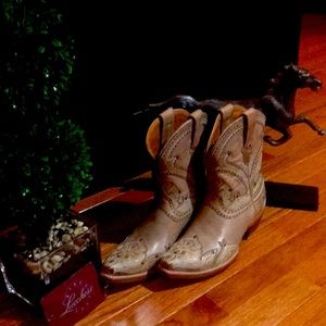 Exquisite Lucchese top quality cowgirl boots !